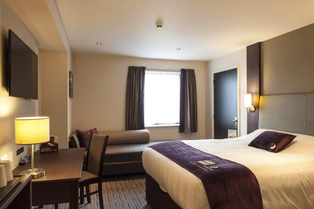 Premier Inn London Бекслігіт Екстер'єр фото