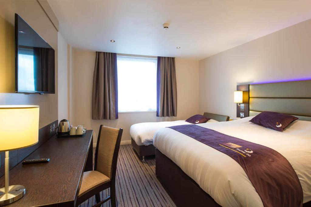 Premier Inn London Бекслігіт Екстер'єр фото