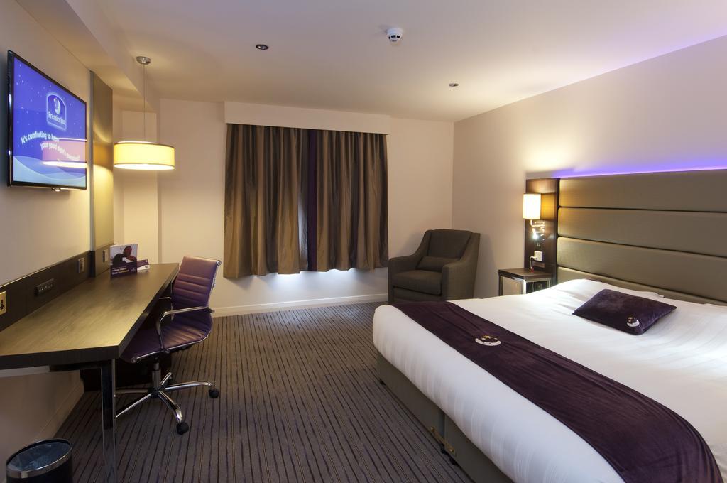 Premier Inn London Бекслігіт Екстер'єр фото