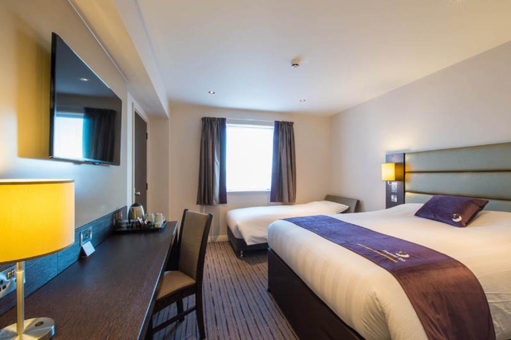 Premier Inn London Бекслігіт Екстер'єр фото