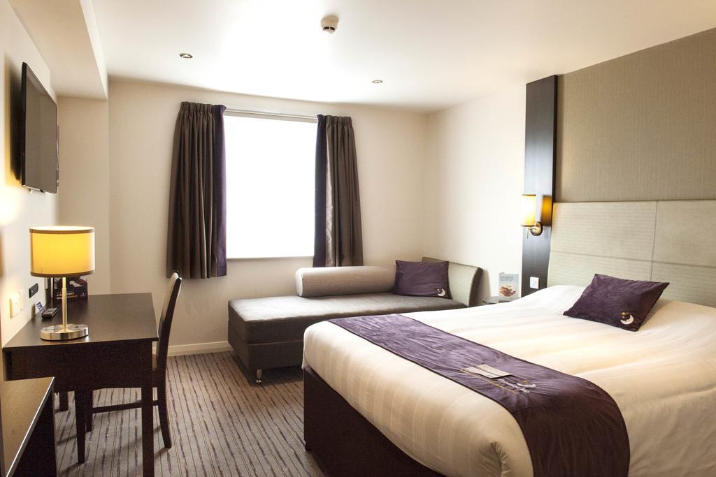 Premier Inn London Бекслігіт Екстер'єр фото