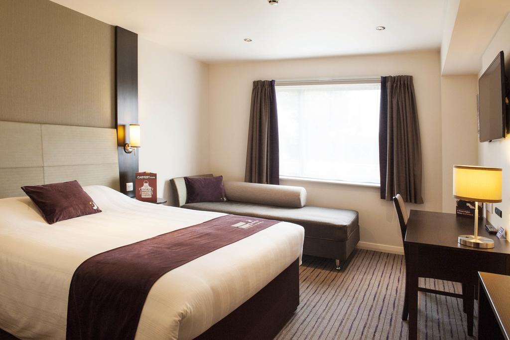 Premier Inn London Бекслігіт Екстер'єр фото