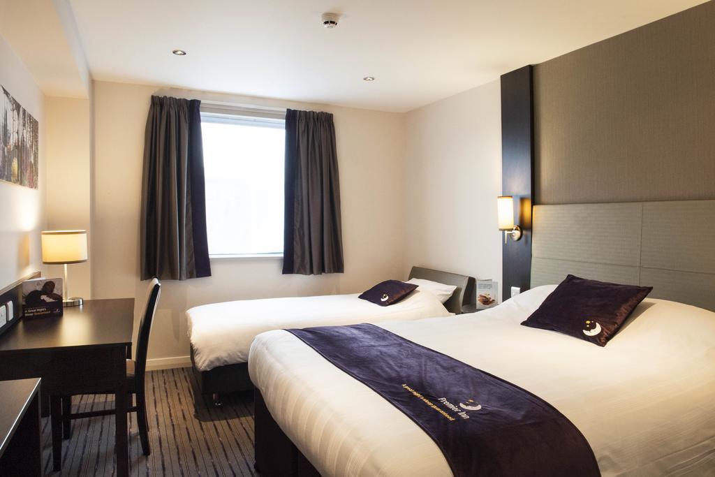 Premier Inn London Бекслігіт Екстер'єр фото