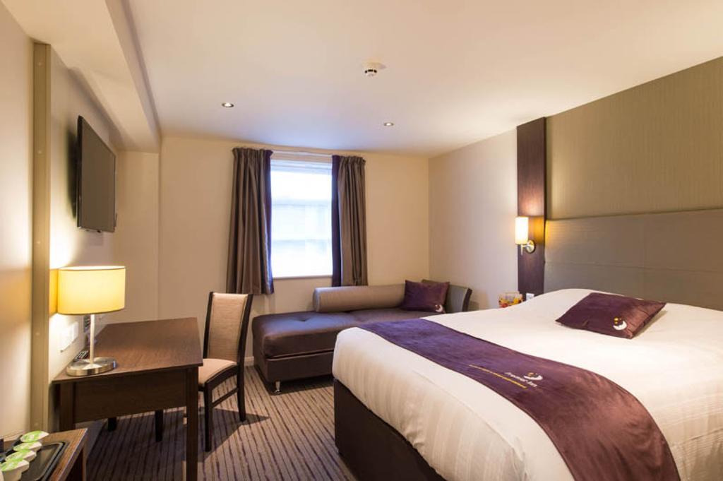 Premier Inn London Бекслігіт Екстер'єр фото